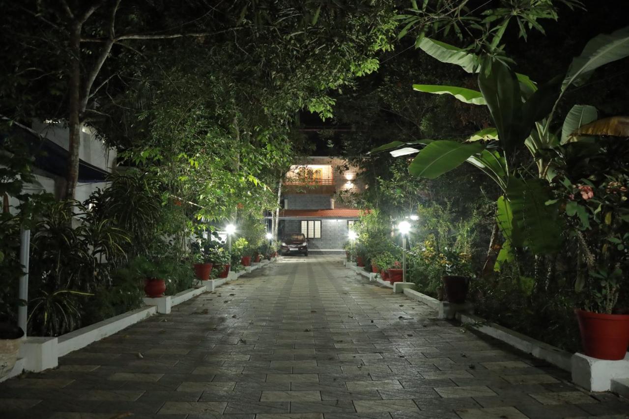 Anandam Stays - Premium 3Bhk Plush Homestay, Vaikom Near Kumarakom Exterior foto