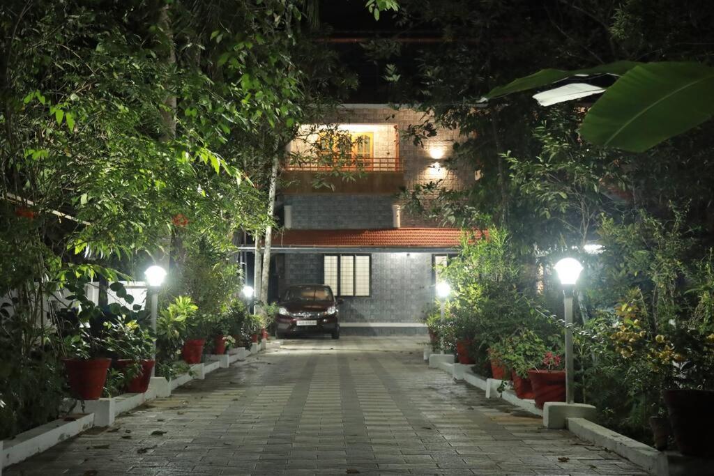 Anandam Stays - Premium 3Bhk Plush Homestay, Vaikom Near Kumarakom Exterior foto