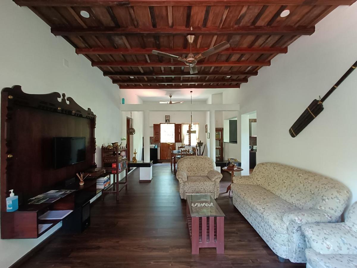Anandam Stays - Premium 3Bhk Plush Homestay, Vaikom Near Kumarakom Exterior foto