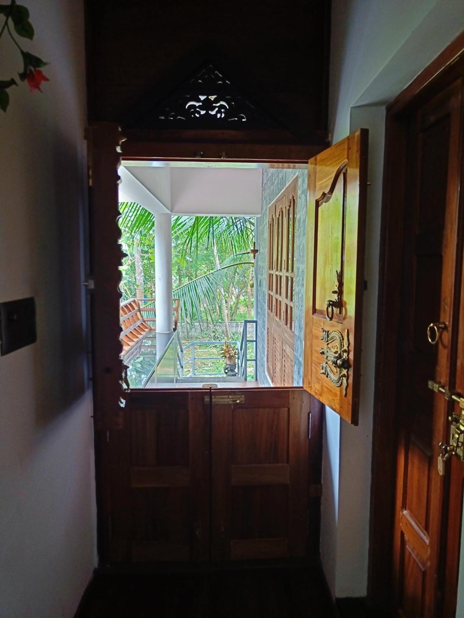 Anandam Stays - Premium 3Bhk Plush Homestay, Vaikom Near Kumarakom Exterior foto